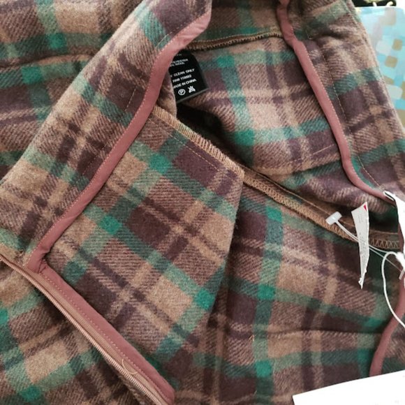🎁NWT🎁WoolBlend Shorts by Lush Brown and Green Scottish Irish Plaid - Picture 5 of 5